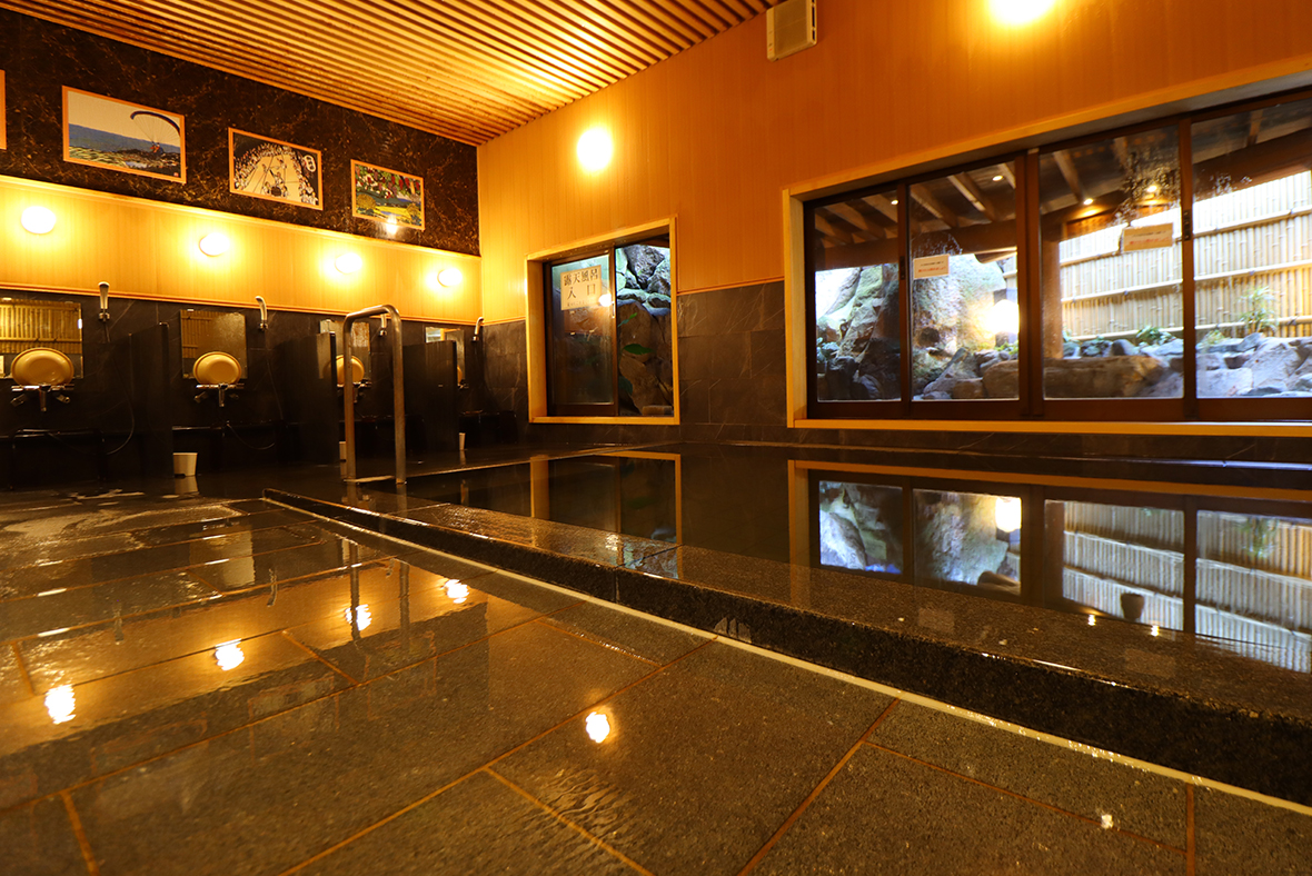 大浴場（岩風呂風露天風呂）