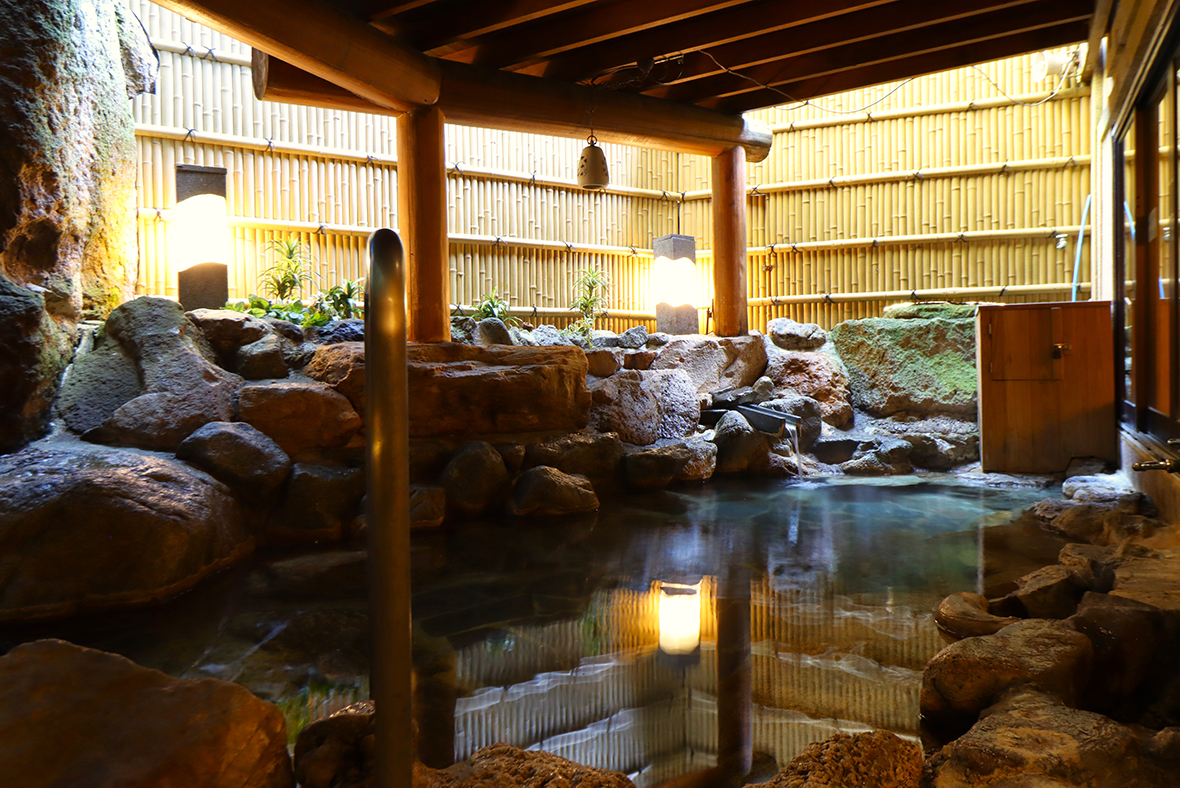 大浴場（岩風呂風露天風呂）