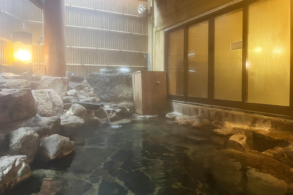 大浴場（岩風呂風露天風呂）